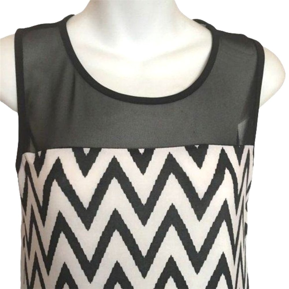 Blu Planet sleeveless blouse black white chevron mesh lightweight casual top S - Picture 6 of 8